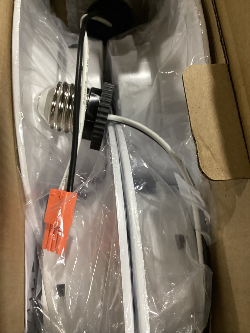 Condition photo showing New/Like New for ensenior 5/6 inch 5cct led can lights with night light 4 pack, retrofit led recessed lighting, baffle trim, dimmable, 9w=110w, 1000lm, ic rated - fcc 4 pack 6 inch