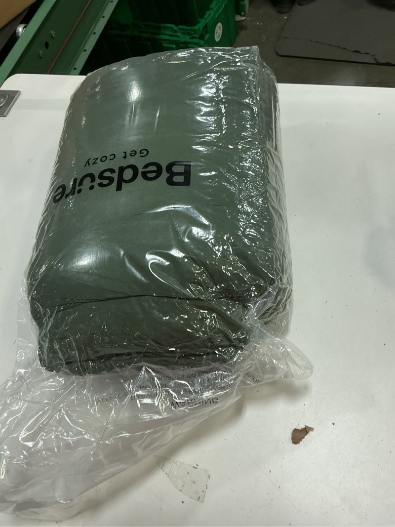 Condition photo showing New/Like New for Bedsure King Size Comforter Set, Dark Green Soft Prewashed Bedding for All Seasons, 3 Pieces GentleSoft™ Warm Down Alternative Bed Set, 1 Lightweight Comforter (104"x90") and 2 Pillowcases (20"x36") King(104"x90") 03 - Dark Green