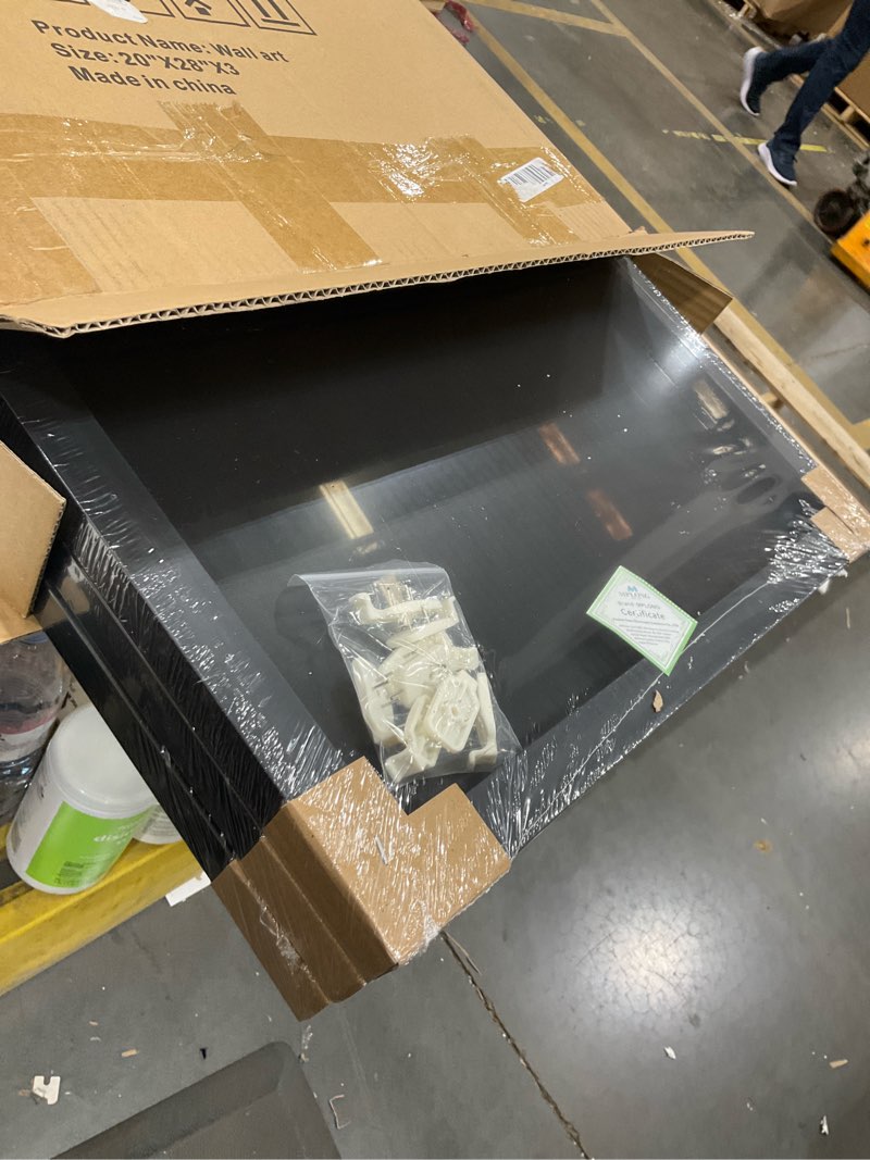 Condition photo showing Good Condition for Wall art