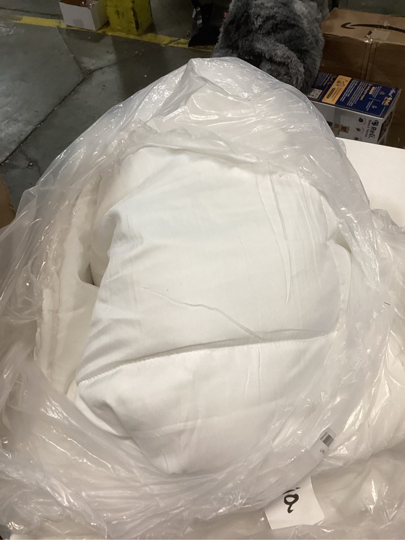 Condition photo showing As Is for Bedsure Duvet Insert Full Size - Lightweight Comforter, Quilted Cooling Duvet Insert, Down Alternative Summer Comforter with 8 Tabs, Ultra Soft, Striped, Machine Washable, Full, 82x86 inches Full(82"x86") White