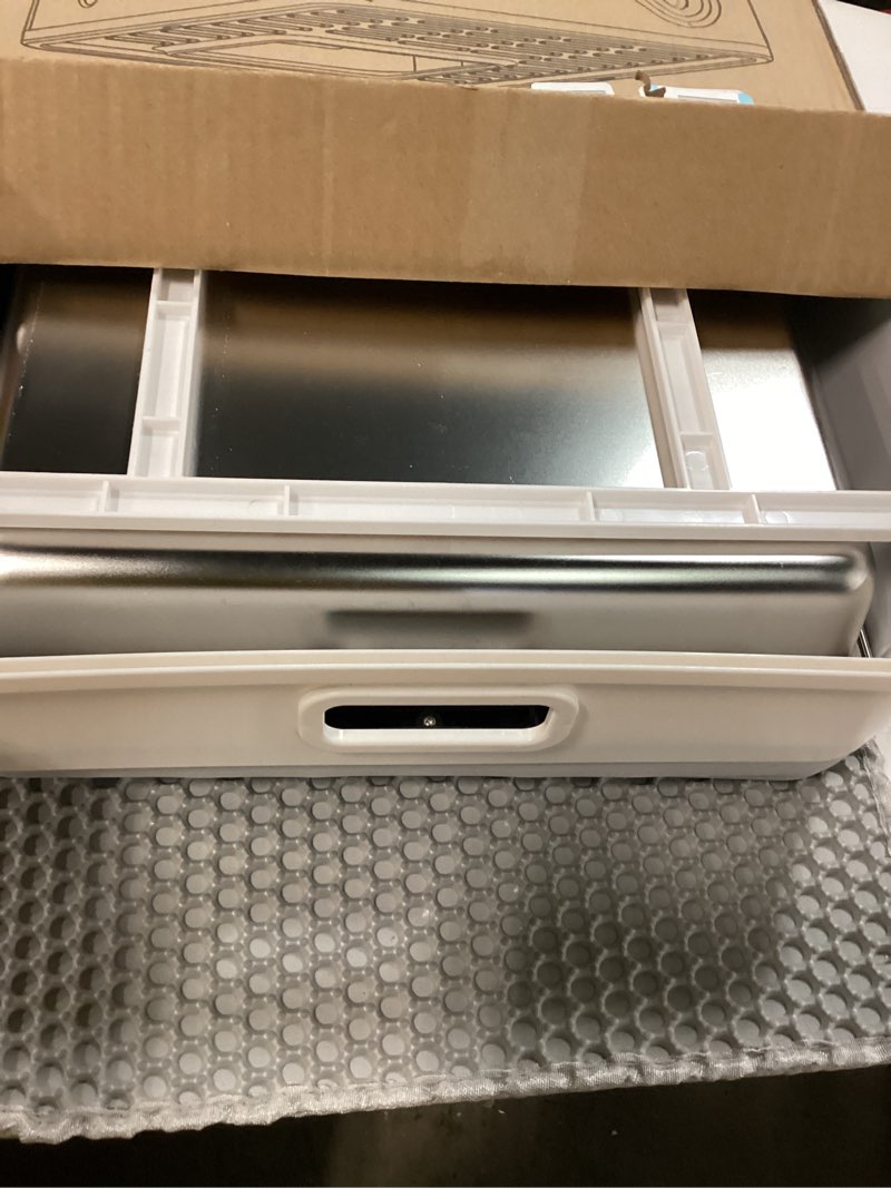 Condition photo showing Good Condition for Enclosed Cat Litter Box with Lid Top Exit Covered Metal Stainless Steel Litter Box Leak Proof & Odorless Easy to Clean Including Cat Litter Scoop and Litter Mat Gray One Size