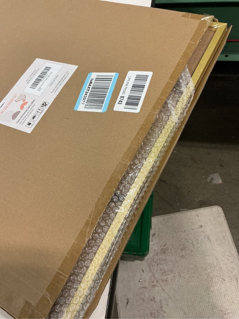 Condition photo showing Good Condition for upsimples 18x24 picture frame, display pictures 16x20 with mat or 18 x 24 without, wall hanging poster frames, gold, 1 pack
