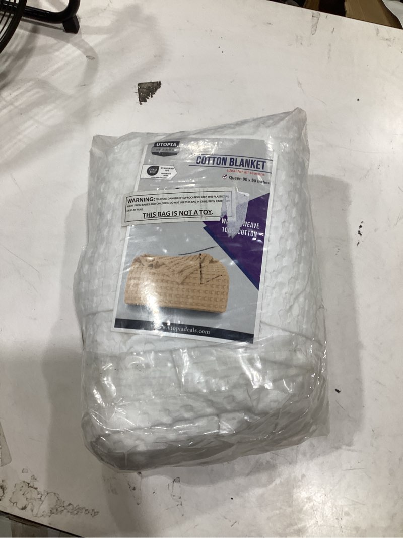 Condition photo showing Good Condition for utopia bedding 100% cotton thermal blanket white queen size soft, lightweight, breathable, cozy spring and summer blankets for bed, home room decor gifts for women and men (90x90 inches)