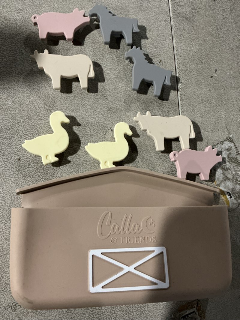 Calla & Friends Farm Suction Play Set