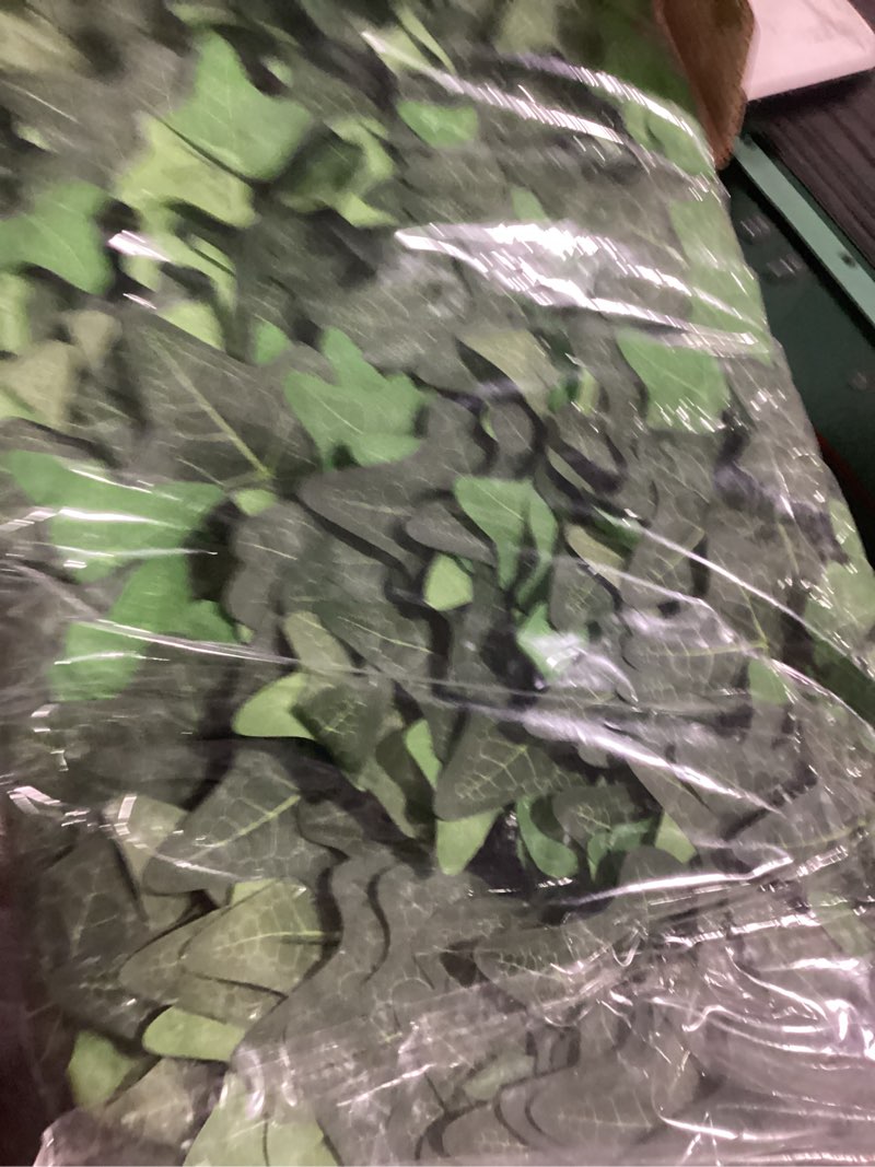 Condition photo showing New/Like New for glant expandable fence privacy screen for balcony patio outdoor,decorative faux ivy fencing panel,artificial hedges (single sided leaves) (1, green-ivy) 1 green-ivy