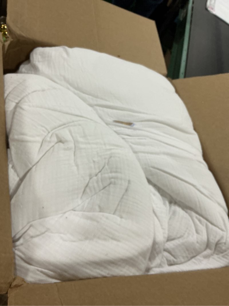 Condition photo showing As Is for PHF Cotton Muslin Comforter Set King – 100% Cotton Cover, Ultra Soft & Breathable, 3PCS Lightweight All-Season Bedding with Polyester Fill, 1 Comforter 104"x90" & 2 Pillow Shams 20"x36", White King White