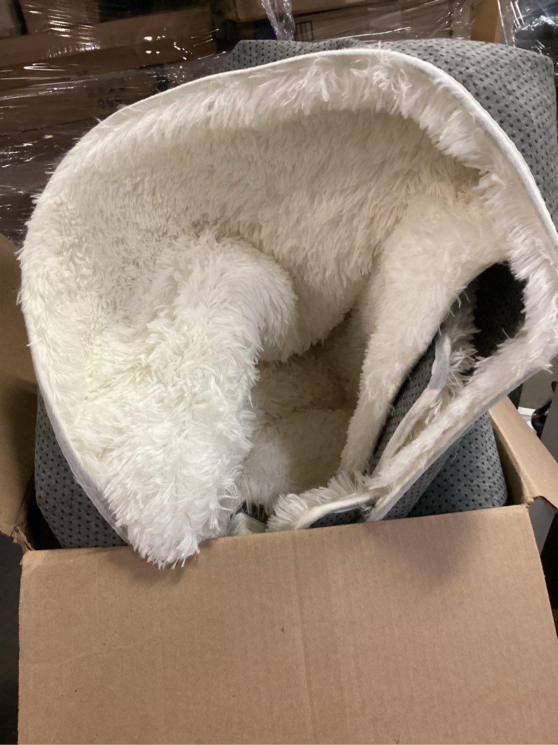 Condition photo showing Good Condition for 8x10 Area Rugs for Living Room, Ultra Soft Fluffy Large Shaggy Rug Carpet for Bedroom, Non-Slip Fuzzy Plush Rugs for Nursery Boys Girls Kids Room Modern Indoor Home Decor, Cream White 8x10ft Cream White