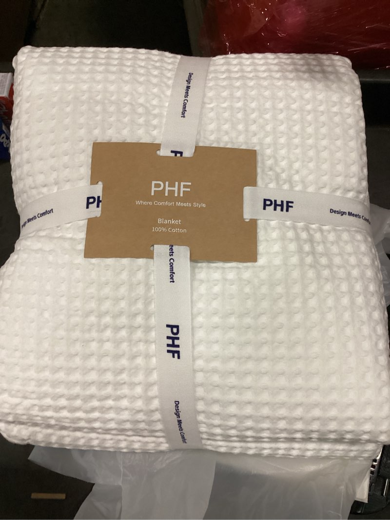 Condition photo showing Good Condition for (size unknown) phf 100% cotton waffle weave blanket for bed,snag proof lightweight breathable moisture-wicking throw for couch, great for layering in cold weather, machine washable, home decor gift-white white