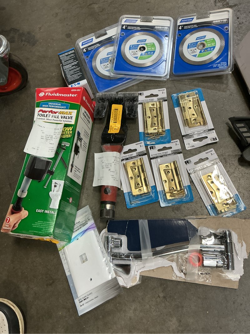 Condition photo showing As Is for Assorted home items 