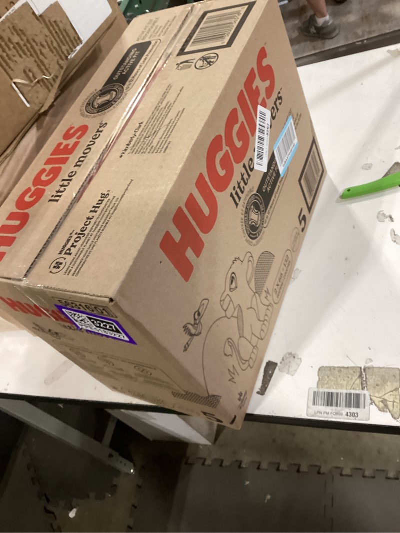 Condition photo showing New/Like New for huggies little movers diapers - size 5 - 132ct