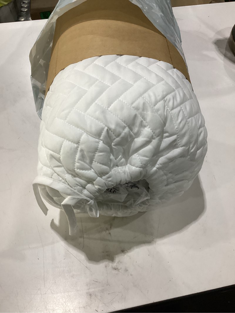 Condition photo showing Good Condition for linen market 3 piece white quilt california king size bed set - a lightweight bedspread & machine washable quilts - includes quilted coverlet and two pillow shams - perfect bedding quilts king herring white