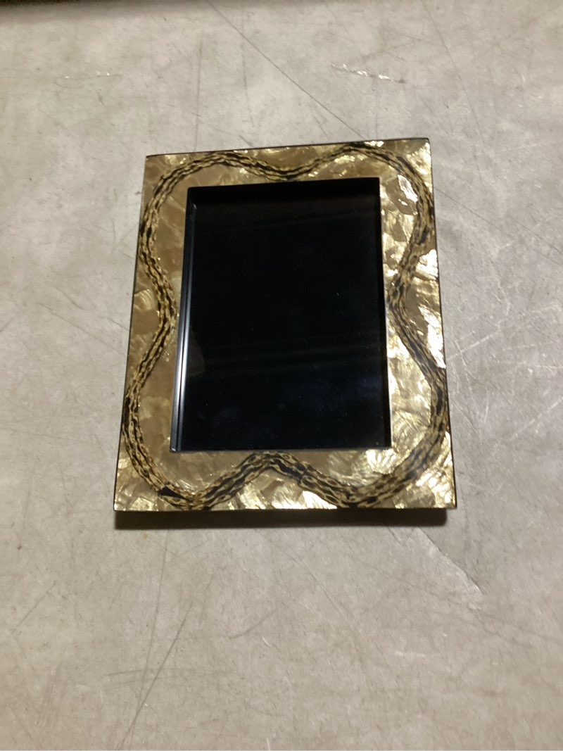 https://lotting-media.assets.bidfta.com/lotting_3b750787-08b3-4c9c-aac7-dd40039fbfea