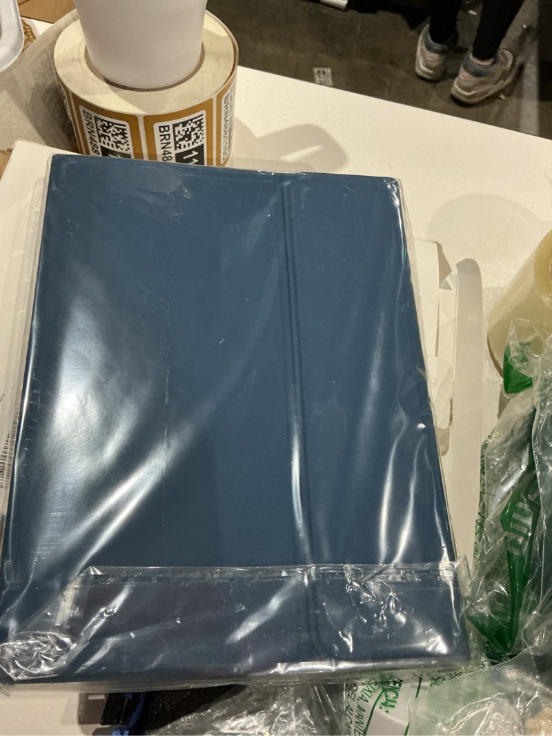 Condition photo showing As Is for harvopu compatible for ipad 11th 10th generation case with keyboard, folio cover with pencil holder, multi-touch trackpad, 7 color backlit, detachable keyboard for ipad (a16) 11th/10th gen (navy blue)