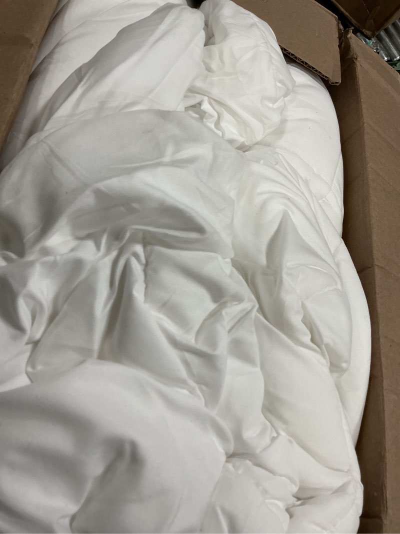 Condition photo showing As Is for Bedsure Comforter Duvet Insert - Quilted Comforters Cal King Size, All Season Duvet, GentleSoft Down Alternative Bedding, with 8 Tabs, Gifts for Women/Men, White, California King 96 X 102 Inches White California King