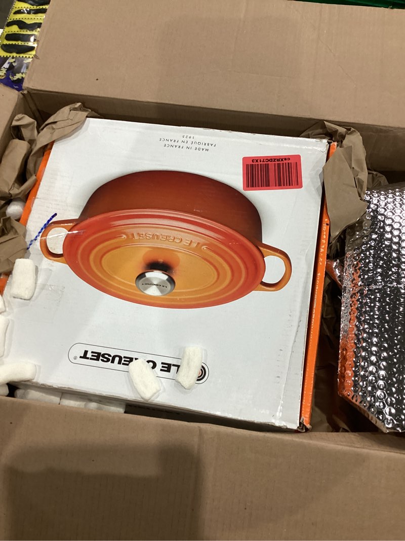 Condition photo showing Good Condition for Le Creuset Enameled Cast Iron Signature Oval Dutch Oven, 6.75 qt., Sea Salt Sea Salt 6.75 Qt