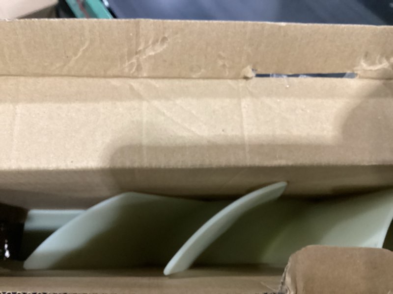 Condition photo showing Good Condition for holdwell cooling fan blade 15976889 compatible with chevrolet astro 1996-2005 blazer 1996-2005 express 2003-2006 s10 1996-2004 gmc jimmy 1996-2001 safari 1996-2005 savana 2003-2006