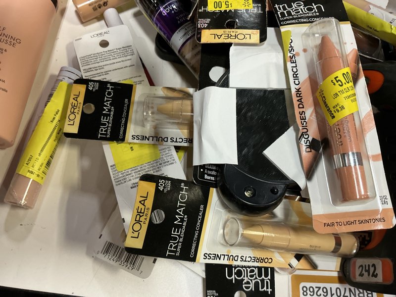 Condition photo showing Good Condition for assorted mixed makeup (cosmetics & skin care) (different brands)