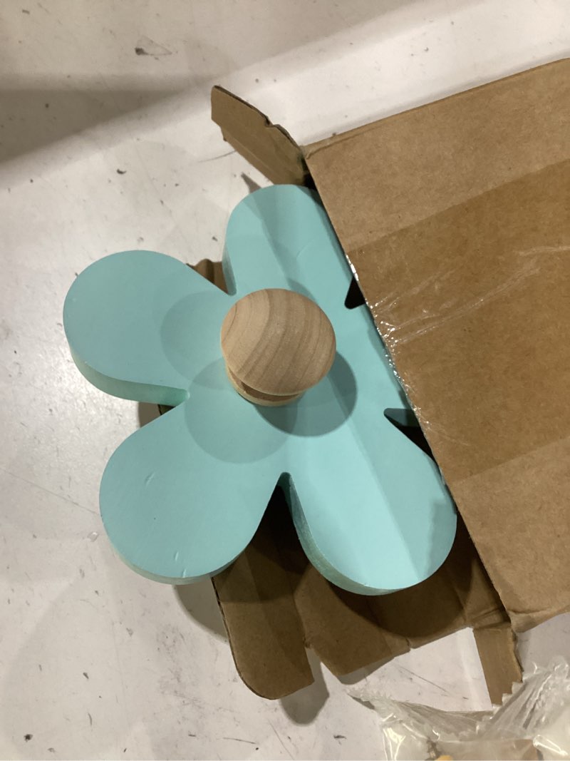 Condition photo showing Good Condition for aceorbit pcs daisy wall hooks wood flower towel hooks cute flower decorative wall mount hangers for bathroom kitchen bedroom home entryway decor(3,white, green, blue) 3 white, green, blue