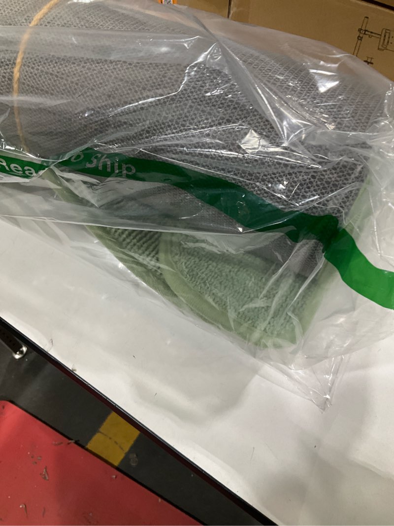 Condition photo showing Good Condition for small green foam mat