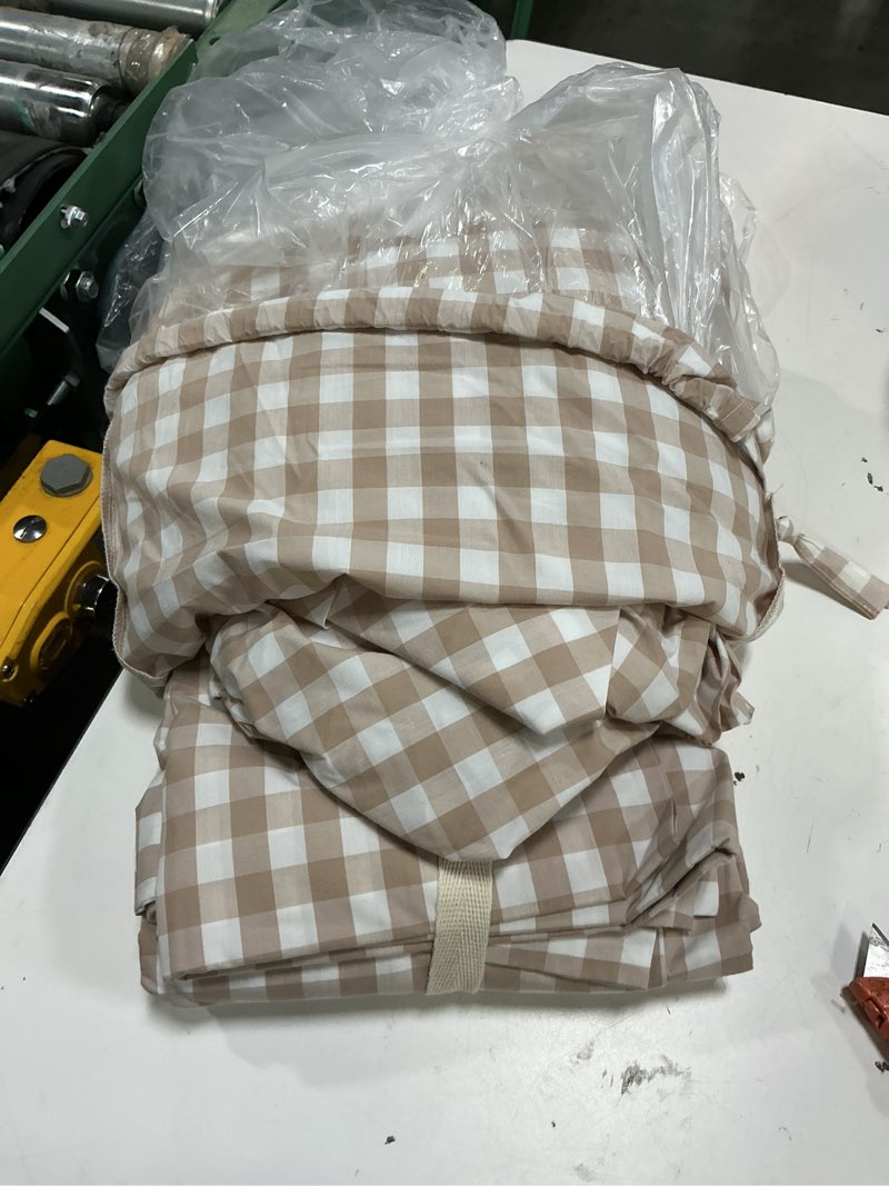 Condition photo showing As Is for organic crisp percale sheet set, king, cafe gingham