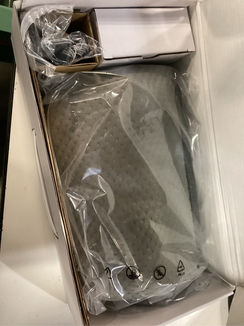 Condition photo showing New/Like New for naipo opillow c1 back massager