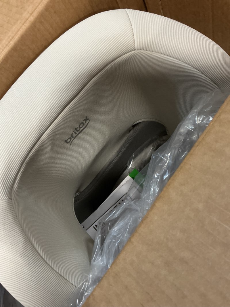 Condition photo showing Good Condition for britax highpoint backless belt-positioning booster seat, safewash gray ombre highpoint gray ombre