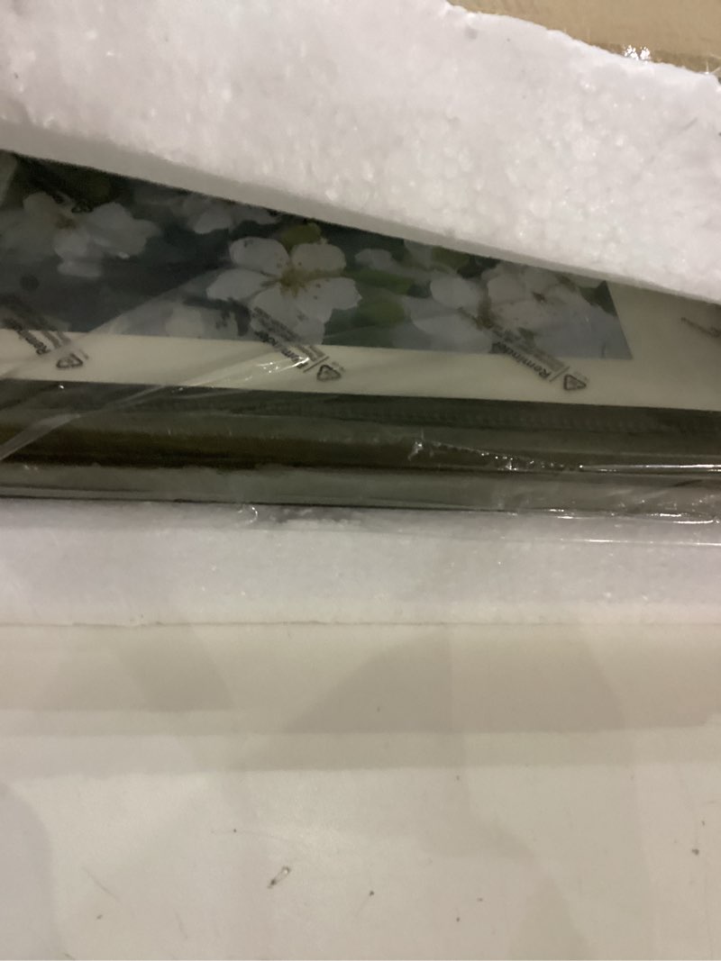 Condition photo showing Good Condition for SIMON'S SHOP 11x14 Picture Frame with Mat, 11 x 14 Picture Frame Matted to 8 x 10 Photo, Distressed Green Rustic Poster Frames for Wall and Tabletop 11x14 Green