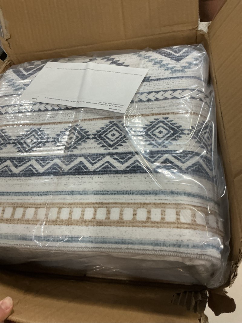 Condition photo showing Good Condition for cotiled 7x9 area rug living room: washable boho rugs with non slip backing large soft indoor stain resistant carpet for bedroom farmhouse dining room lightweight home decor blue blue 7' x 9' (rectangular)