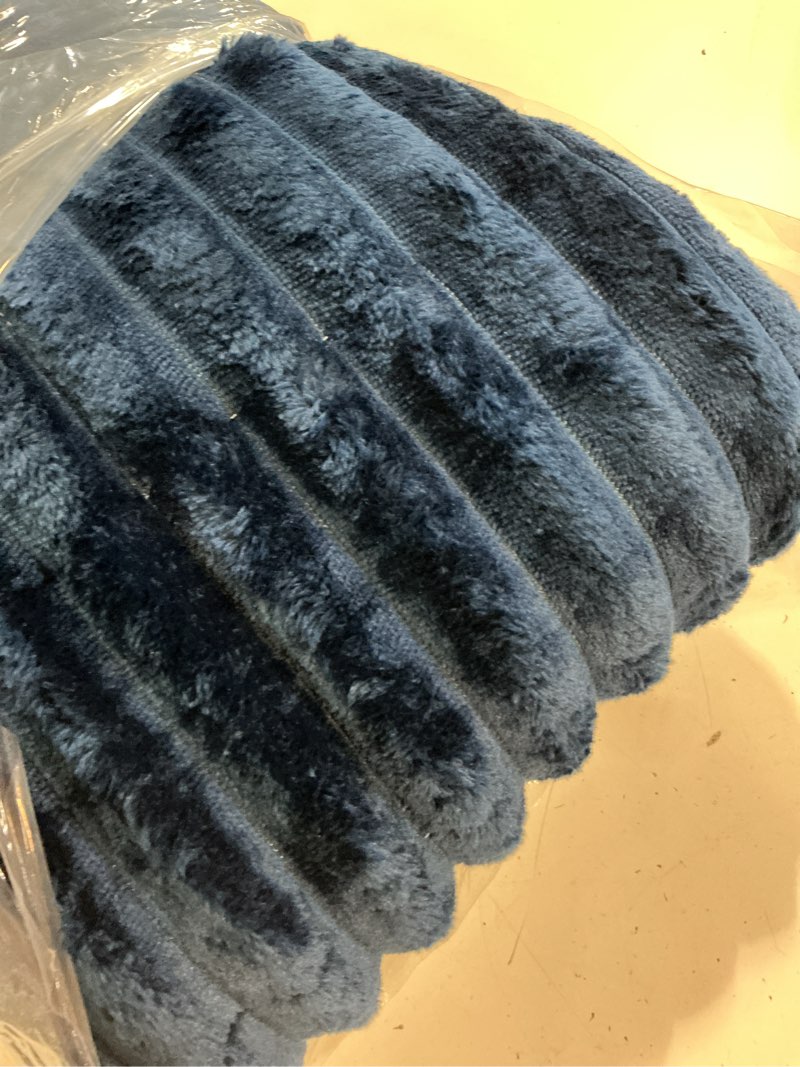 Condition photo showing Good Condition for hyha couch cover for dogs washable, non slip thick flannel sofa protector, pet friendly plush furniture cover for sectional sofa & loveseat (navy, 35.4" x 63") navy 35.4"x63"
