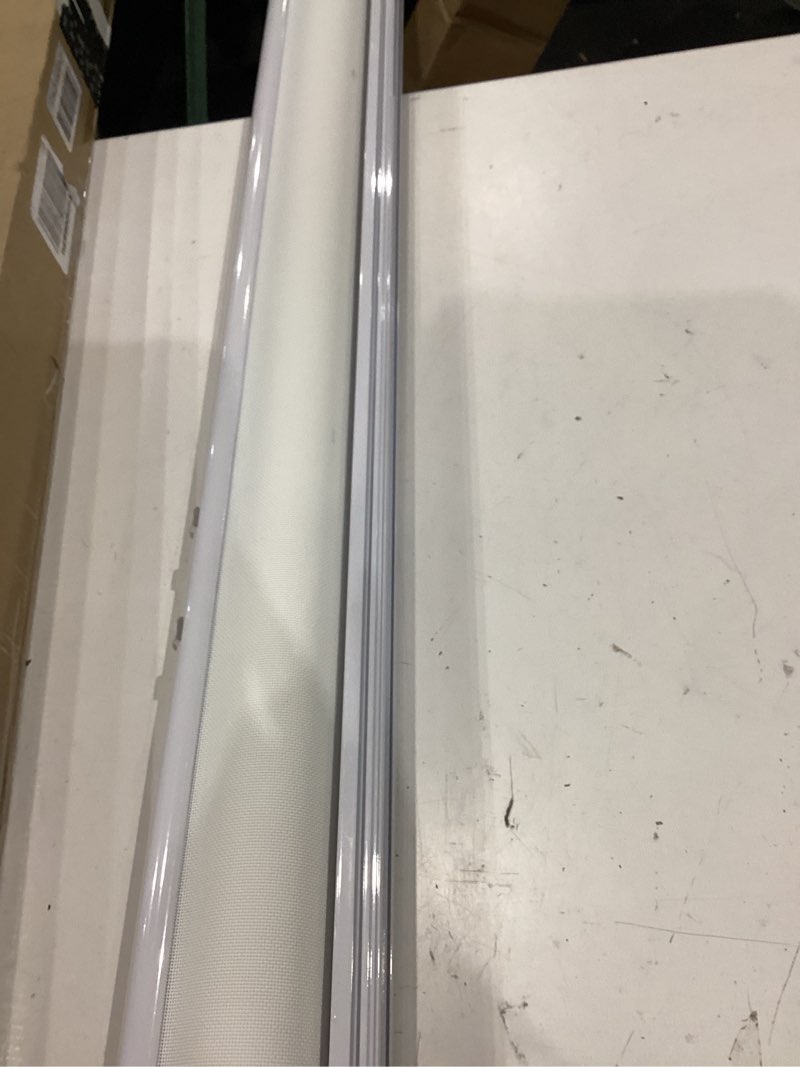 Condition photo showing Good Condition for cortina roller blackout blanca p/ ventana vivendi 120 x 120 blanco