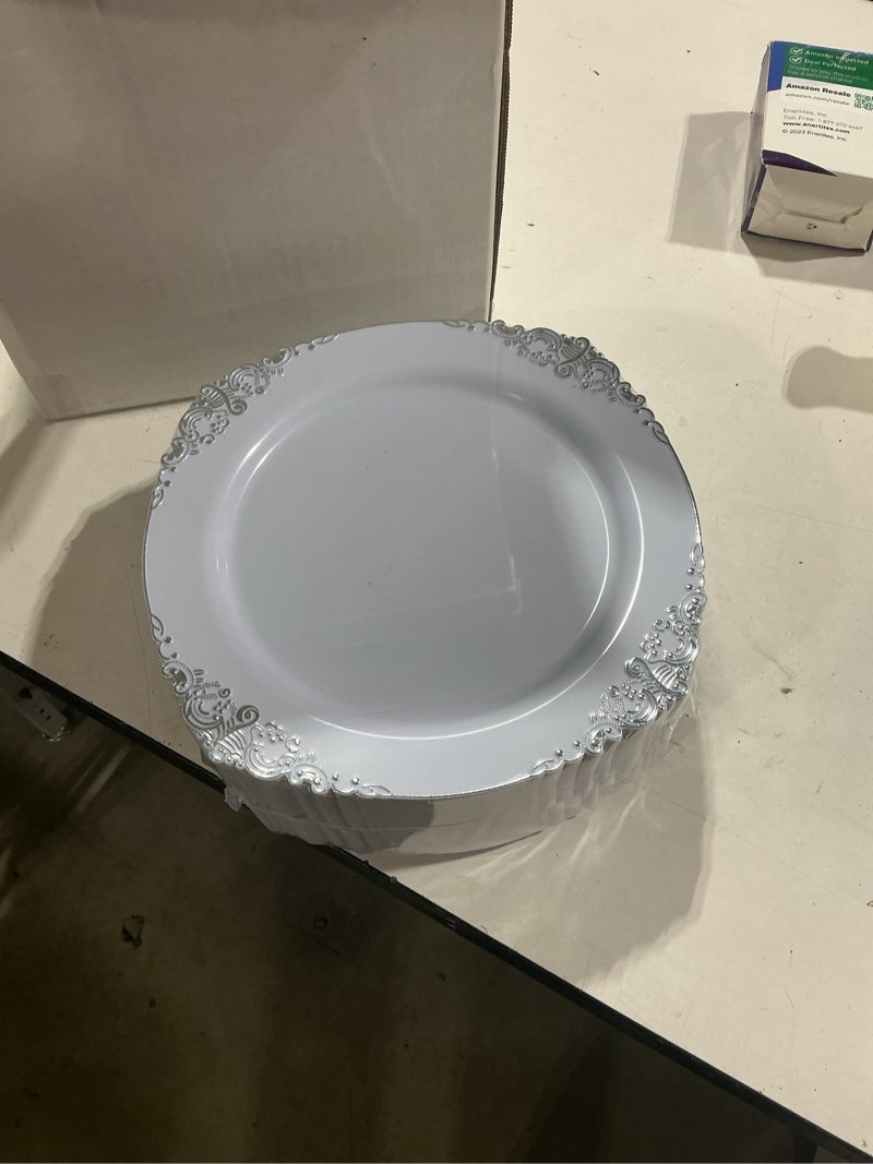 Condition photo showing Good Condition for nervure 100pcs white and silver plastic plates - 10.25inch silver disposable plates - heavyweight dinner plates for wedding & party