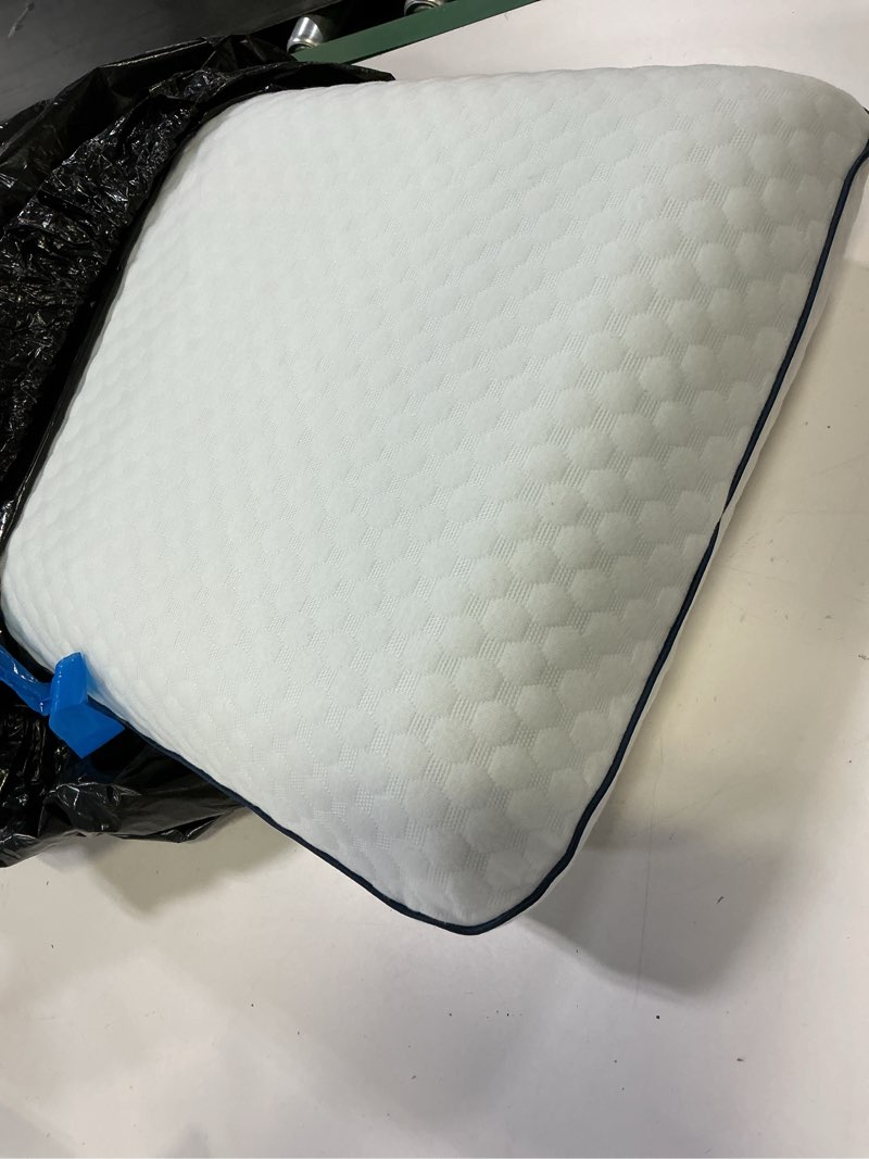 Condition photo showing Good Condition for weekender gel memory foam pillow - king size - 2-pack - medium plush feel - neck & shoulder support - for back, side, & stomach sleepers - home, hotel, & hospital essentials king 2 pack