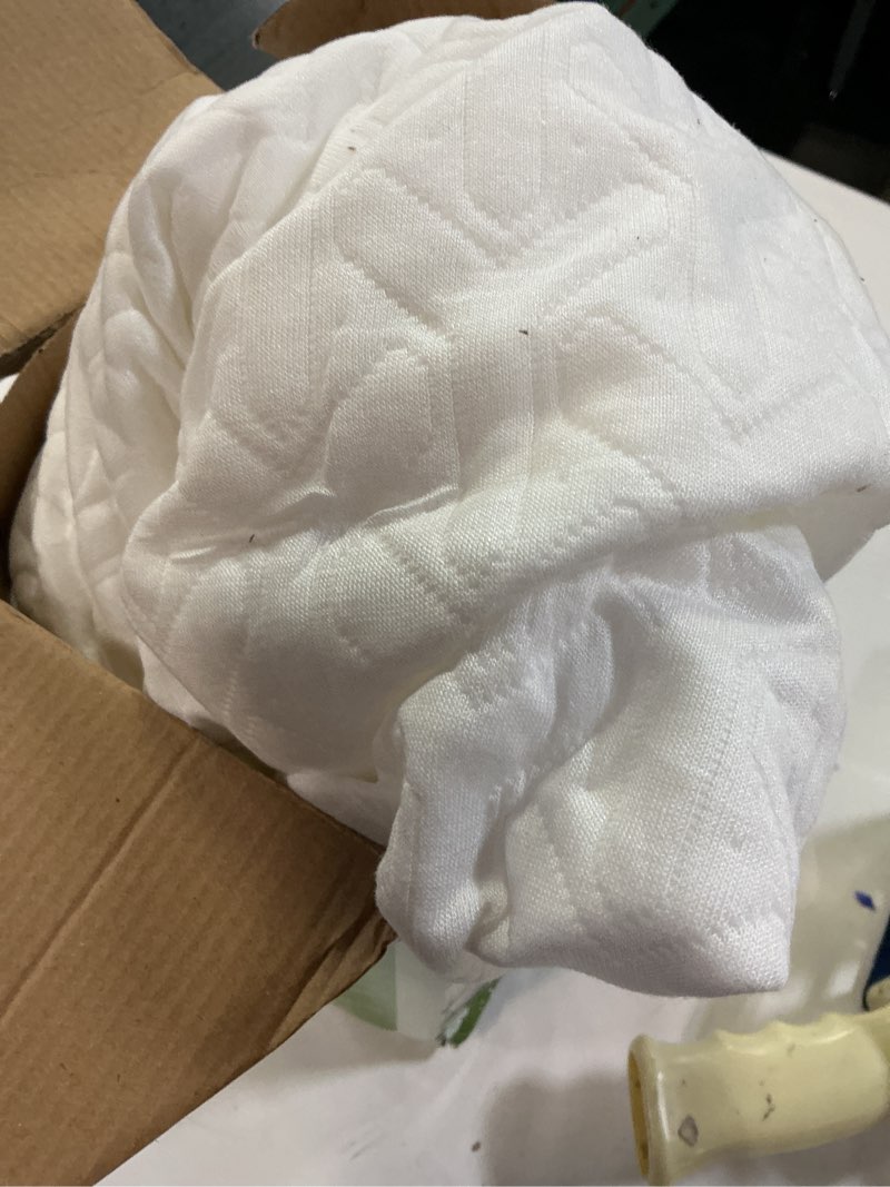 Condition photo showing As Is for Premium Waterproof Mattress Protector Queen Size,4D Air Cooling 300GSM Mattress Cover,Breathable All-Round 360° Bed Mattress Pad Noiseless Vinyl Free (White,Queen) White Queen