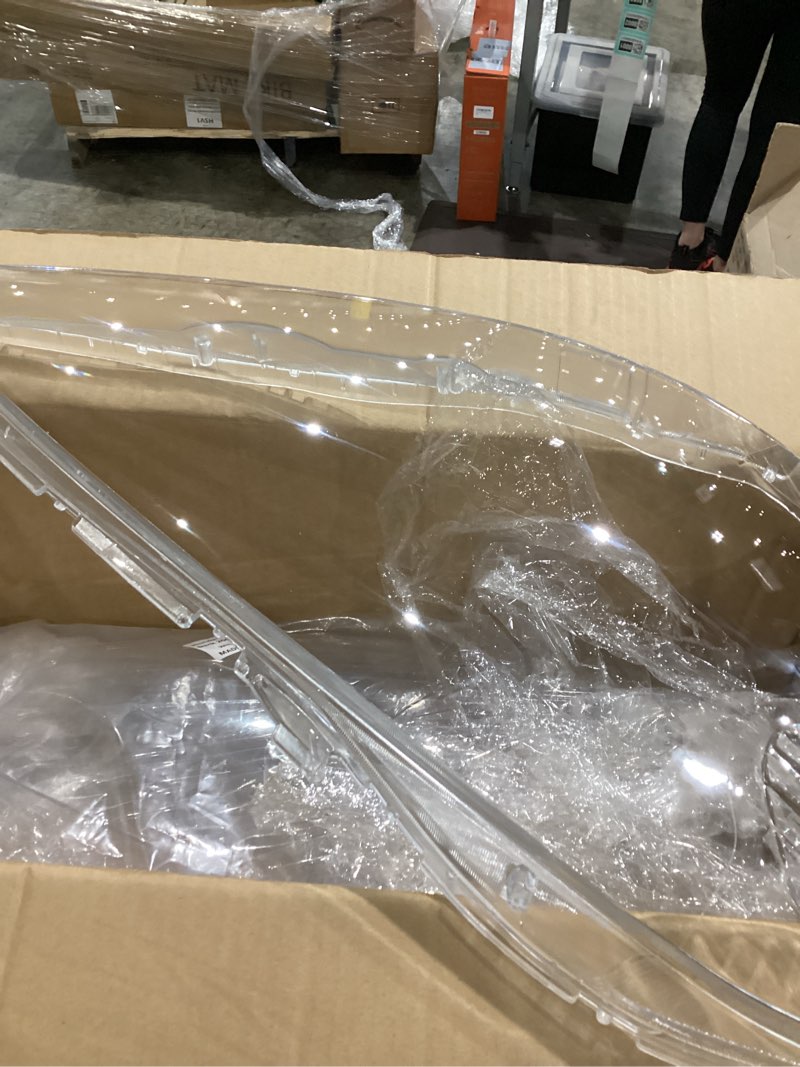 Condition photo showing Good Condition for https://www.amazon.com/uhvujdui-transparent-lampshade-headlight-compatible/dp/b0d12z2t75