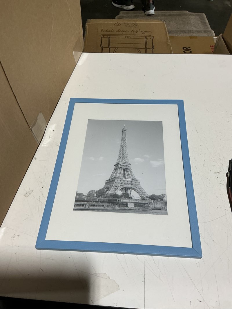 Condition photo showing Good Condition for wall mount photo frame modern picture frame art painting poster display frame minimalist style photo frame (without mat) white 4 x 6 in