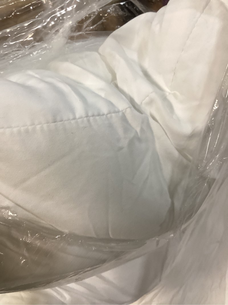 Condition photo showing Good Condition for miulee throw pillows inserts, pack of 2 18x18 inch 100% virgin fiber filling bed couch pillows