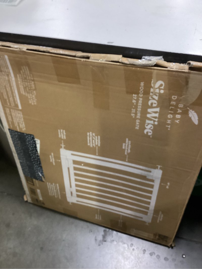 Condition photo showing New/Like New for baby delight sizewise™ wood pressure mounted safety gate 27.6"-31.5" | extra-wide passage | auto-close two-way opening | easy installation | pefc certified beech wood (28.7" passage) 27.6"-31.5" pressure-mounted gate