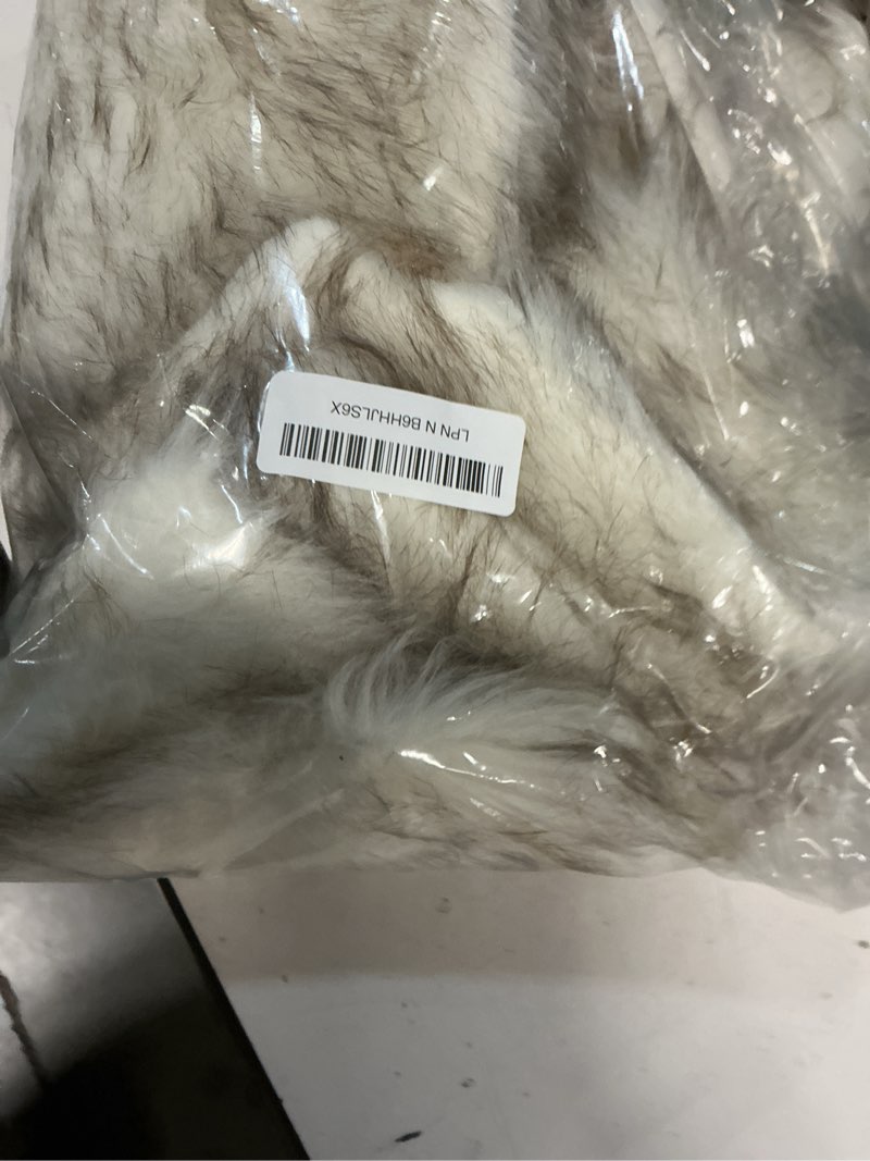 Condition photo showing Good Condition for FUTEI Coffee White Decorative Throw Pillow Covers 12x20 Inch Set of 2,Soft Fluffy Faux Fox Fur Textured Lumbar Pillow Case,Modern Home Decor for Couch Living Room Coffee White 20" x 12" (Pack of 2)