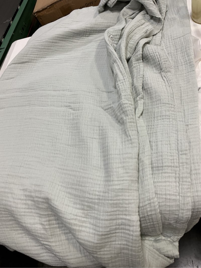 Condition photo showing Good Condition for quince organic 100% long-staple cotton airy gauze duvet cover, queen/full mist 
