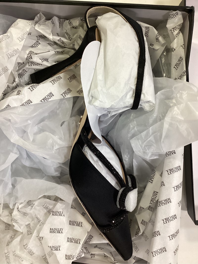 Condition photo showing New/Like New for black badgley mischka women's ann pointed toe stiletto heels 7.5 black
