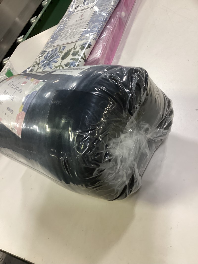 Condition photo showing New/Like New for Exclusivo Mezcla Queen Size Blanket for Bed, Super Soft Velvet Plush Fleece Blankets, Fuzzy Cozy and Warm for Winter, 90x90 Inches, Black Black Queen ( 90x90 IN )