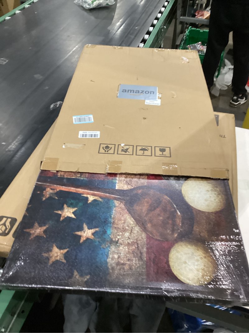 Condition photo showing New/Like New for LevvArts Golf Canvas Wall Art Vintage Golf Ball with American Flag Painting Artwork Leisure Sports Poster Canvas Prints for Living Room Home Office Club Decoration Easy Hanging