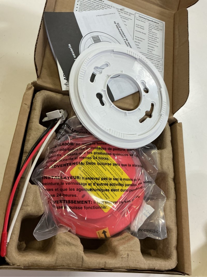 Condition photo showing New/Like New for kidde smoke and carbon monoxide detector, hardwired with aa battery backup, voice alerts, interconnectable, led status lights, 85 db alarm, 5-inches 1 pack 30cuar-v