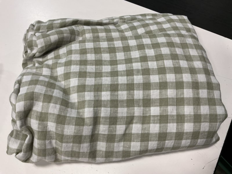 Condition photo showing Good Condition for european linen duvet cover, twin, willowleaf gingham