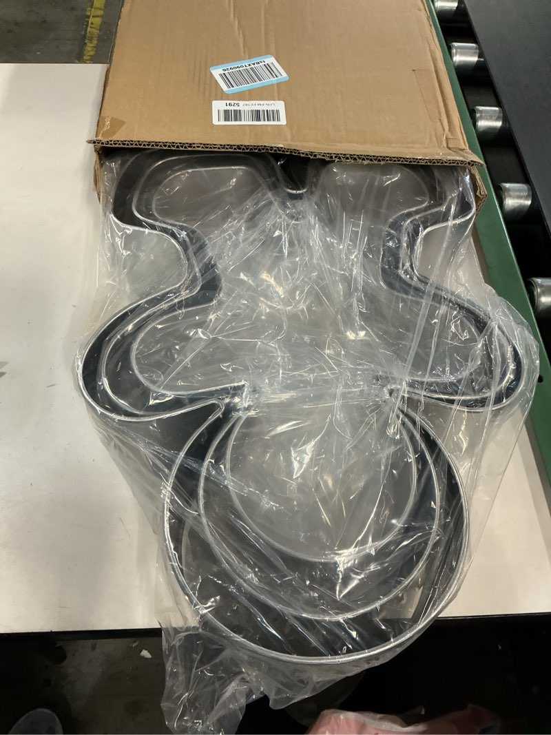 Condition photo showing Good Condition for Tandefio Set of 3 Oversized Gingerbread Men Silver Gingerbread Men Cookie Cutter Figurines for Christmas Decorations Outdoor Day Holiday Party Supplies Stainless Steel, 19.29" 17.72" 15.55"