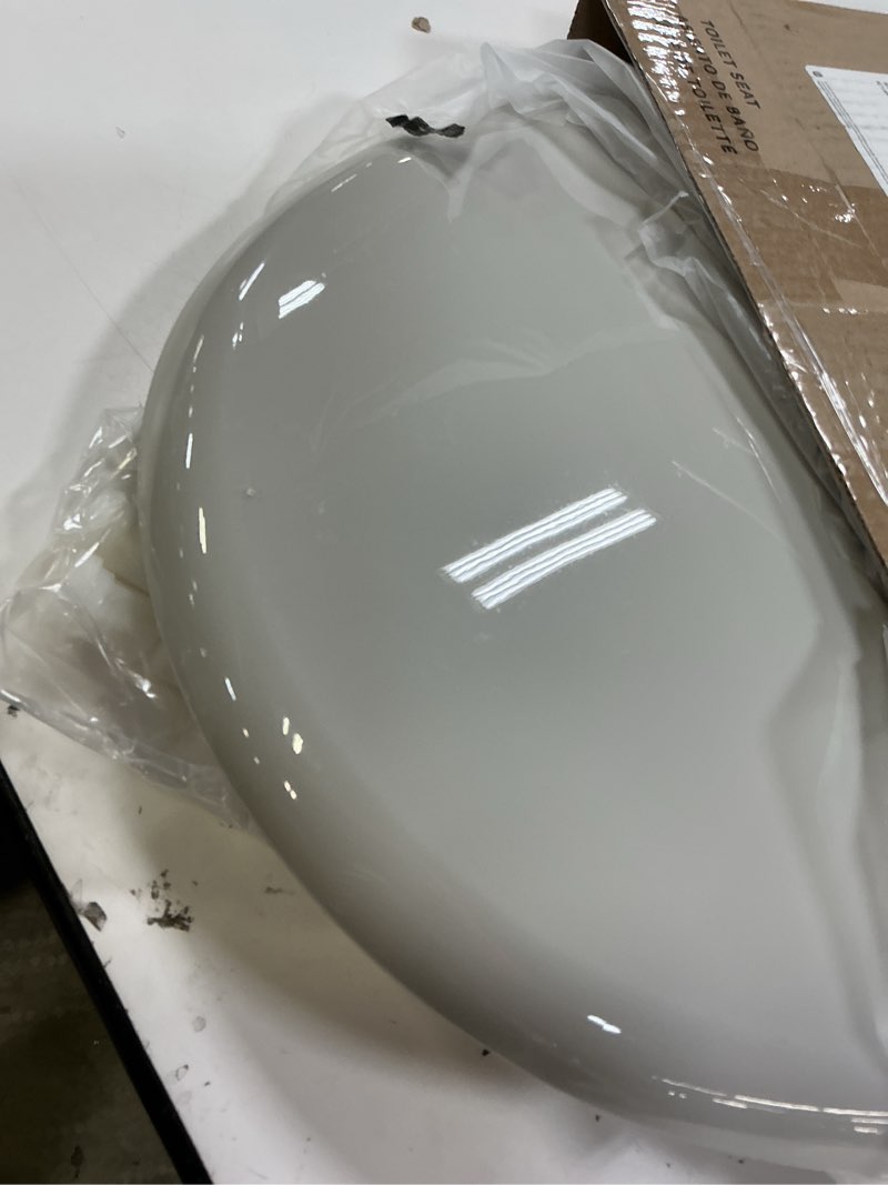 Condition photo showing Good Condition for bemis classic colors slow close toilet seat, easy clean hinges and durable plastic seat, made in usa, round, ice grey round ice gray