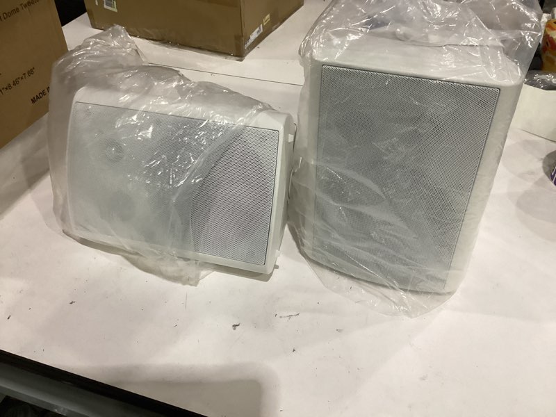 Condition photo showing Good Condition for monoprice 5-1/4-inch 2-way indoor/outdoor waterproof pair speakers - 40 watt nominal and 80 watt max, white