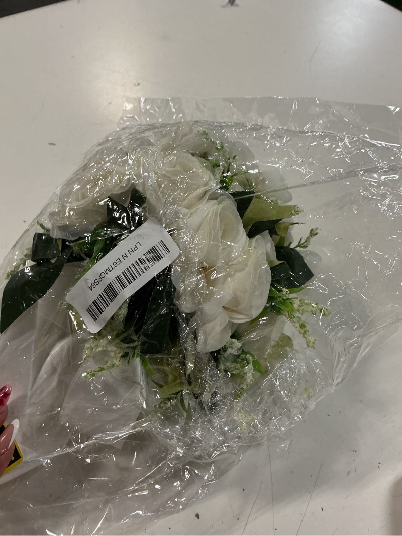 Condition photo showing Good Condition for cyanlux wedding bouquets for bride bridesmaid bouquet champagne white artificial roses flowers for wedding valentine's day church home decoration (1#white)…