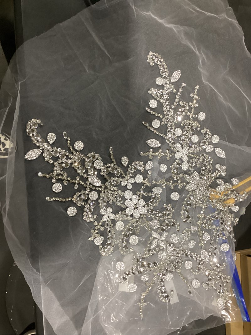 Condition photo showing Good Condition for Pure Hand Made Crystals Patches Sew on Rhinestone Applique Knit Trim 50 x 30 cm Dress Accessory red 3