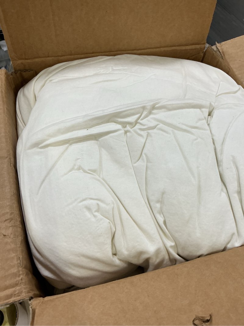 Condition photo showing Good Condition for premium down alternative comforter, full/queen, white